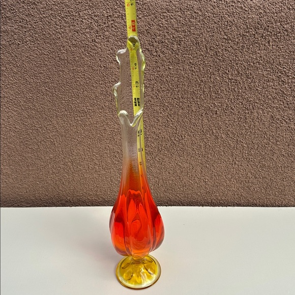 Viking Amberina 15.5” Swung Vase 6 Petal Mid Century Art Glass - Picture 7 of 12